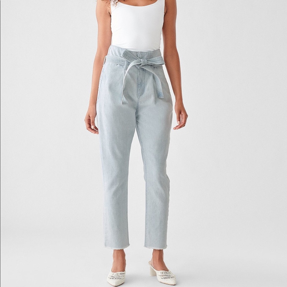DL1961 Susie Paper Bag High Rise Tapered Jeans Light Wash